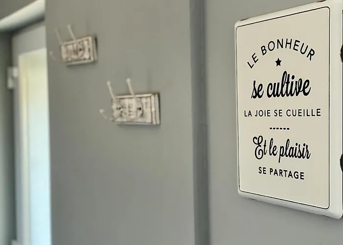 Refuge Cote Terre By Melrose * بلاي